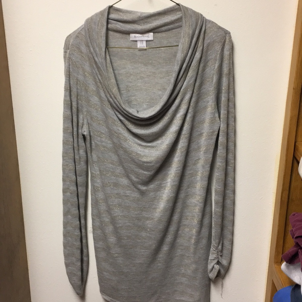 Lightweight maternity sweater